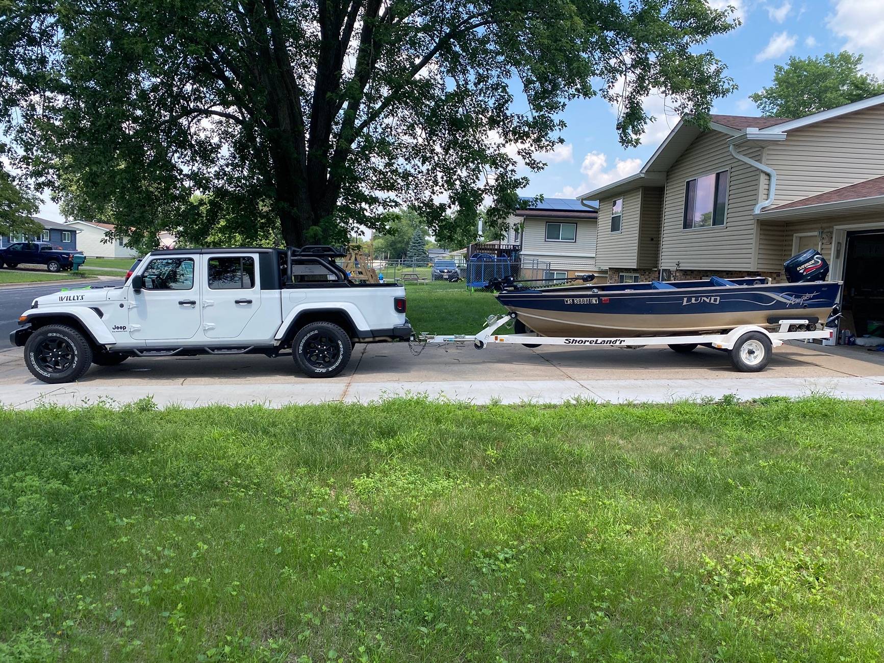Jeep Gladiator New here and looking 2022 willys IMG_6201