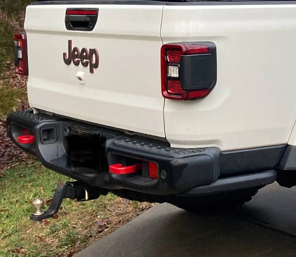 Jeep Gladiator Gladiator rear steel bumper, receiver hitch, and bed sliders IMG_4776