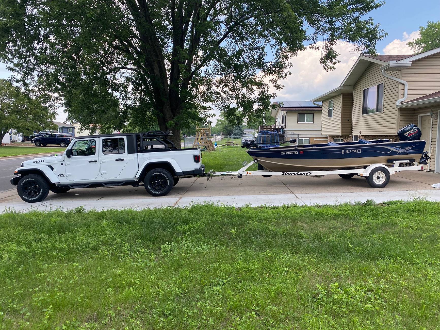 Jeep Gladiator New here and looking 2022 willys IMG_6202