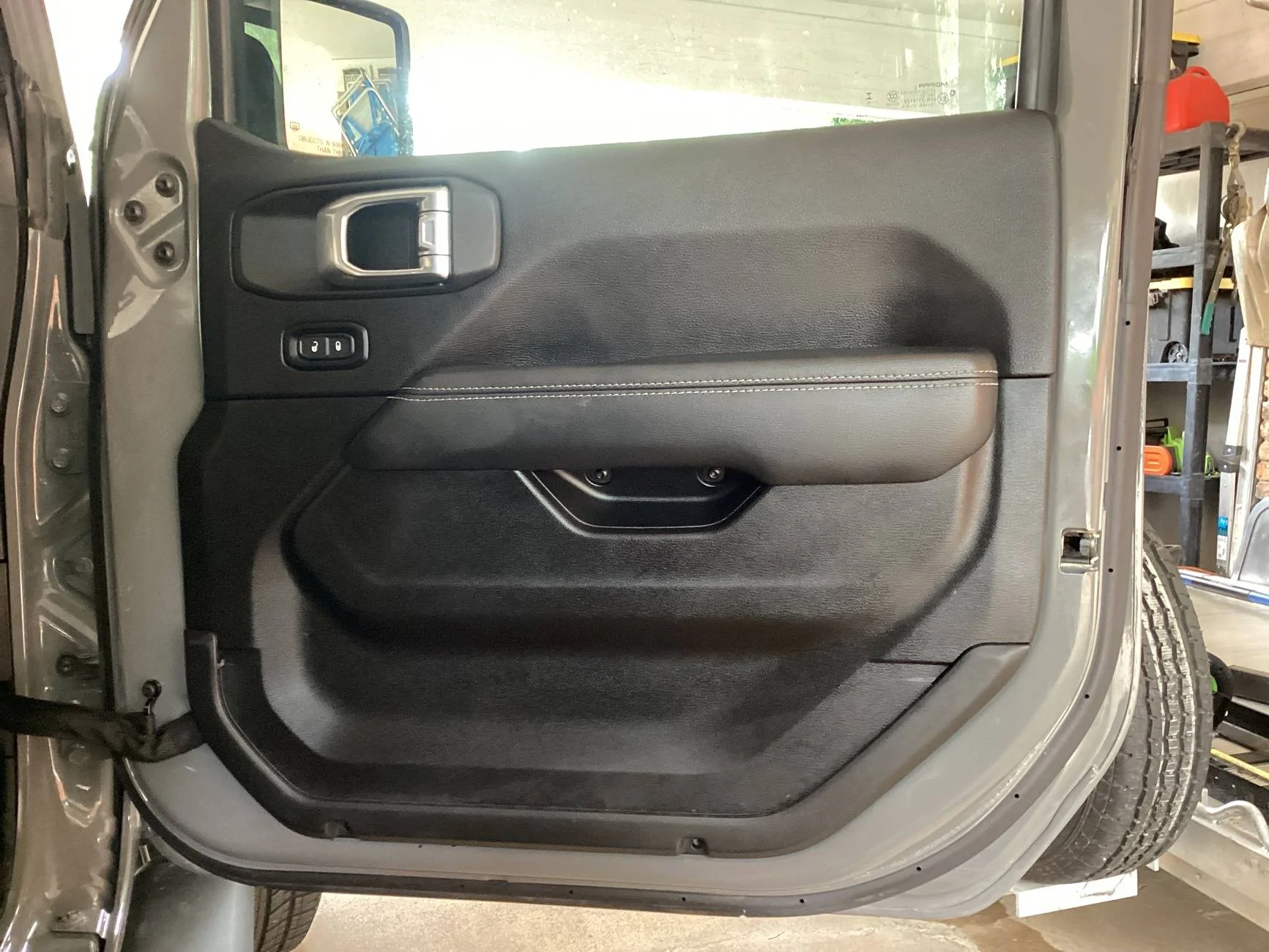 Jeep Gladiator Door Storage door1