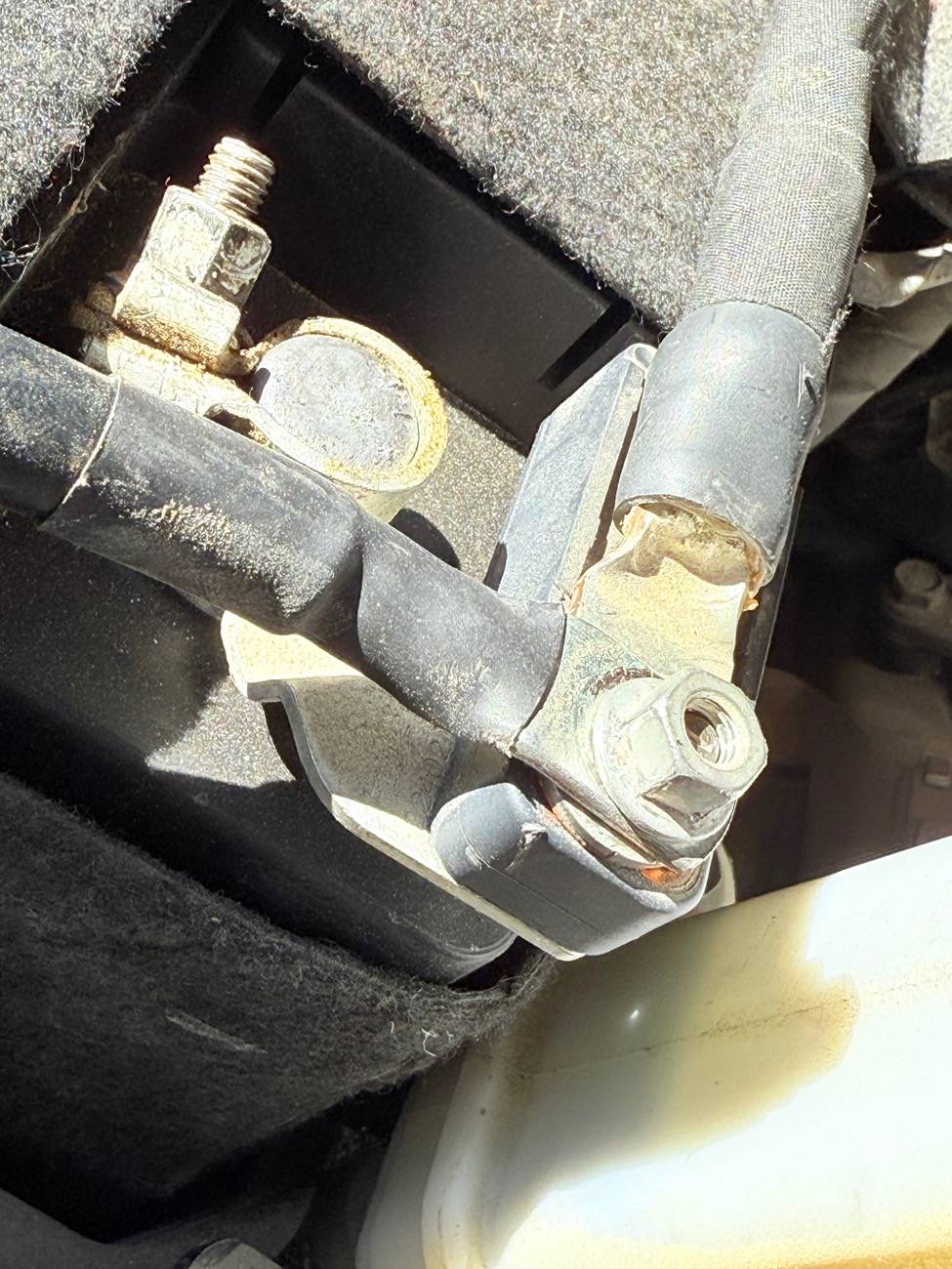 Jeep Gladiator Jumperless aux battery/PCR bypass IMG_2572
