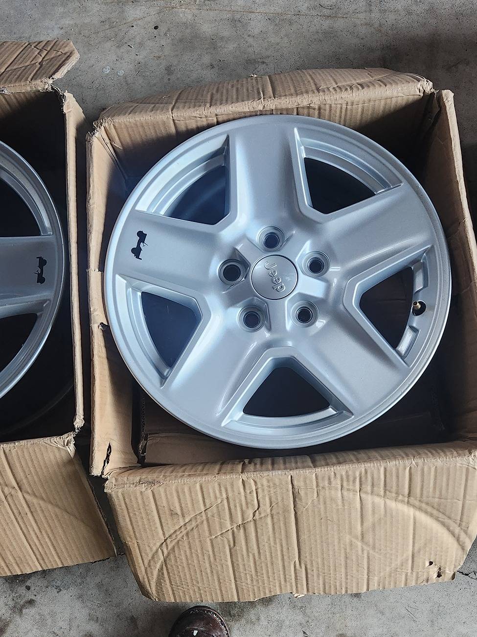Jeep Gladiator Rims for sale in lancaster pa 1000012100