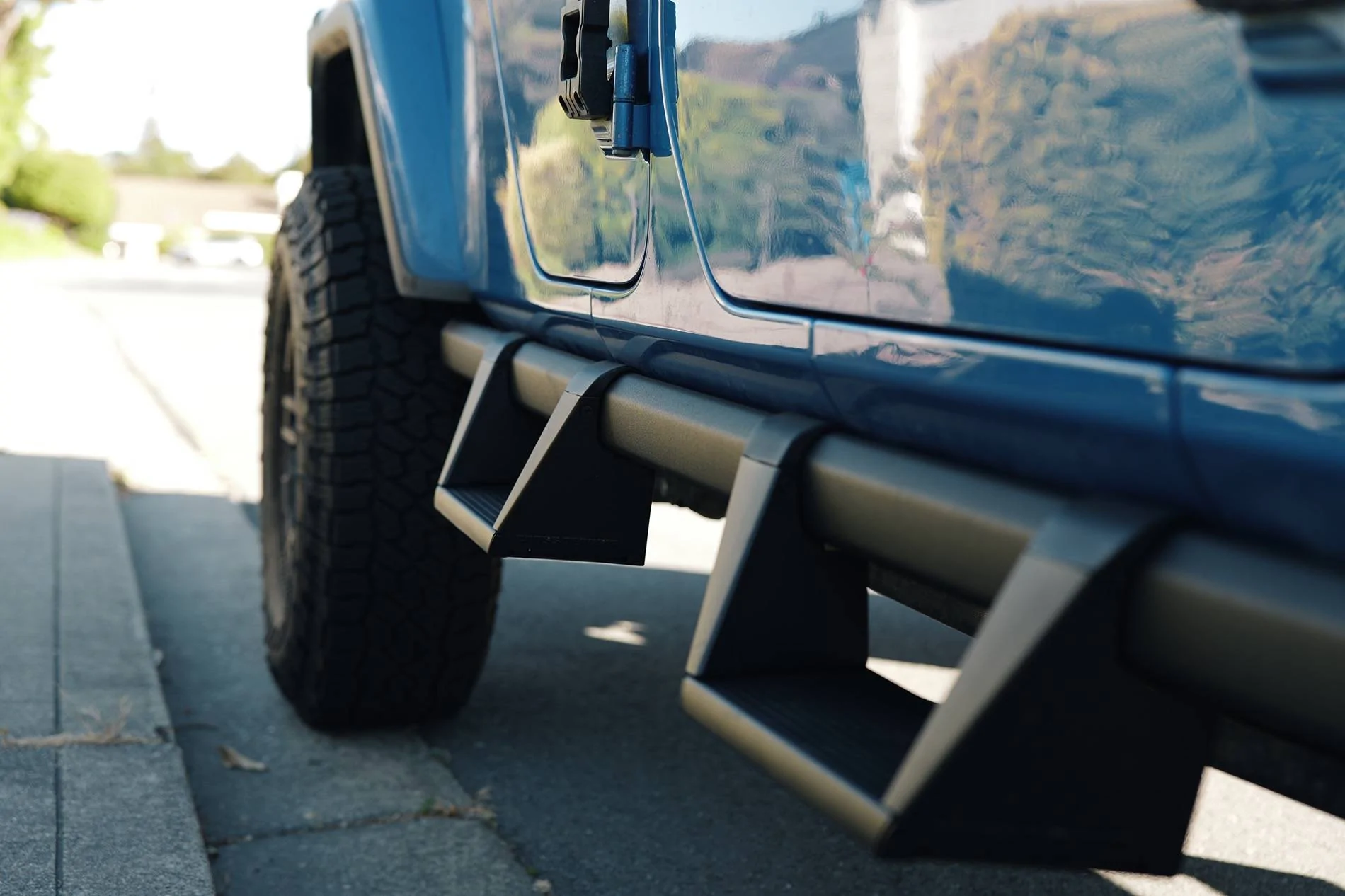 Jeep Gladiator Mopar Sliders + NXTGEN Steps L1000022
