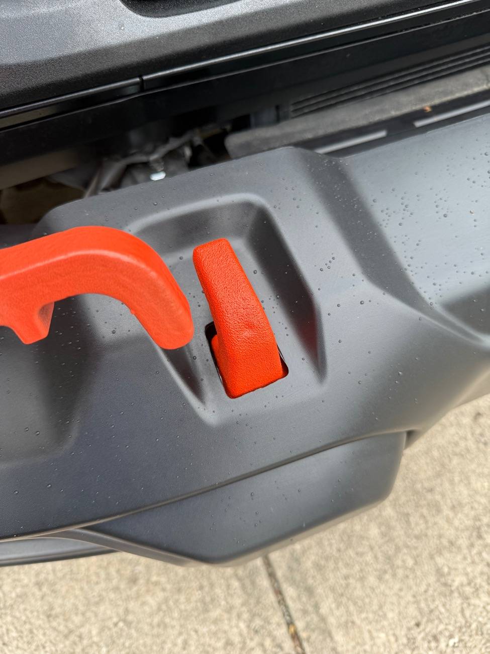 Jeep Gladiator Paint color of the orange tow hooks on the Mojave bumpers? IMG_2018