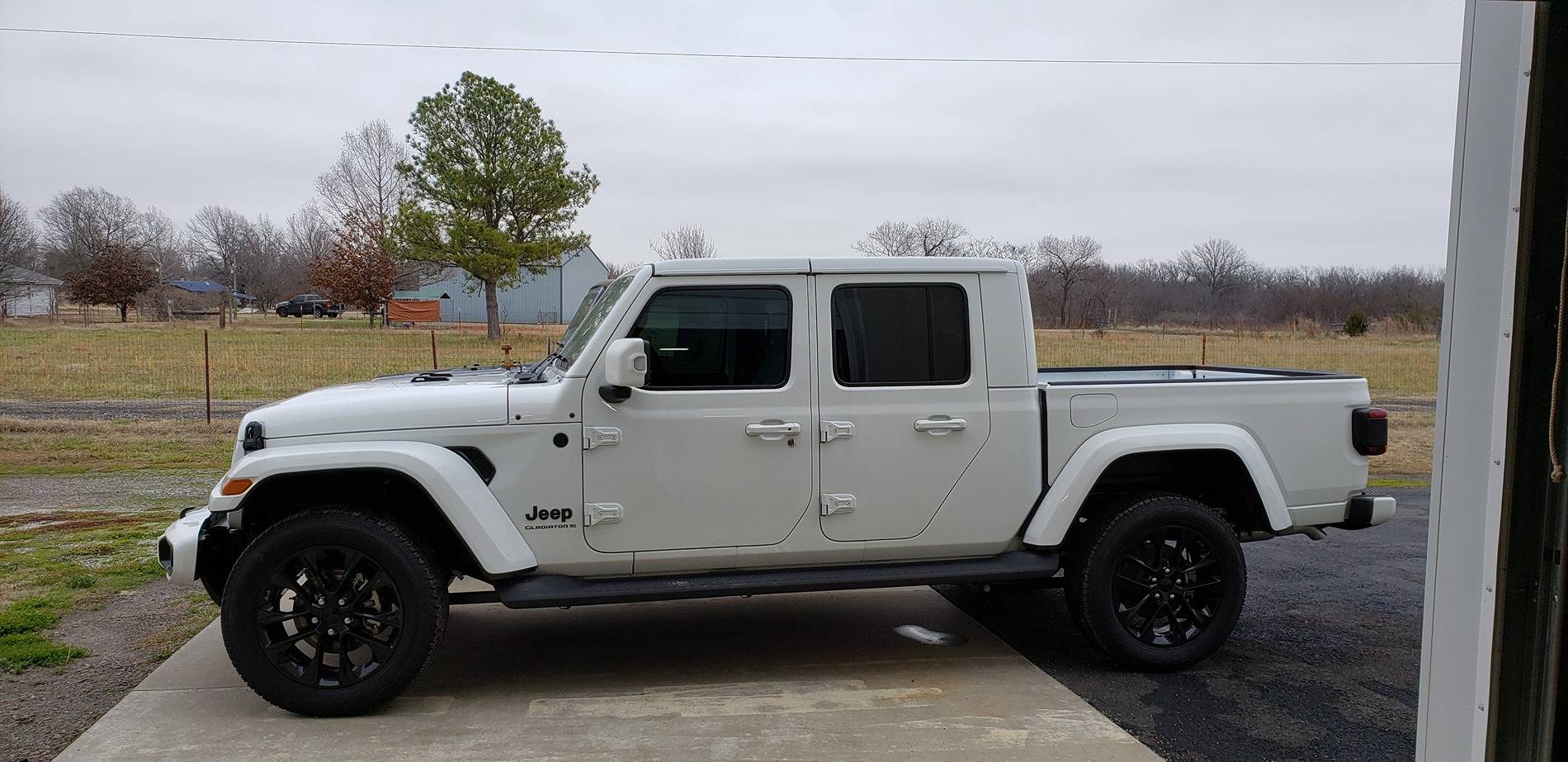 Jeep Gladiator BRIGHT WHITE Gladiator JT Club 20240106_141157