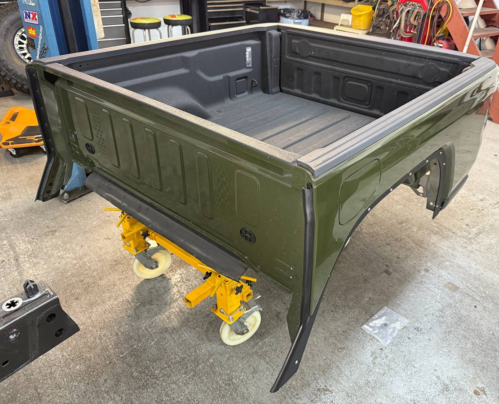 Jeep Gladiator Gladiator Bed: Sarge Green IMG_8018