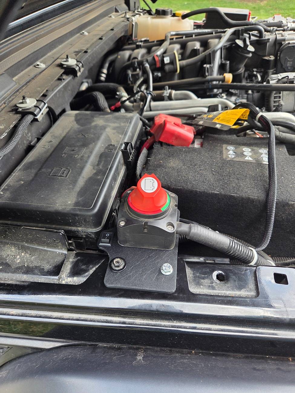 Jeep Gladiator Winch battery disconnect and circuit breaker? 20250712_100710