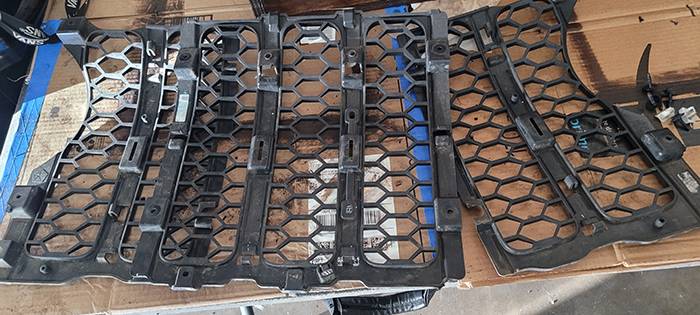 Jeep Gladiator JT to JK Grill Hack jtjk-hack6