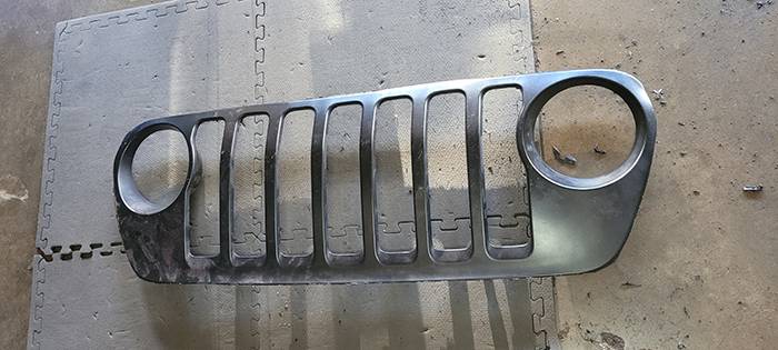 Jeep Gladiator JT to JK Grill Hack jtjk-hack3