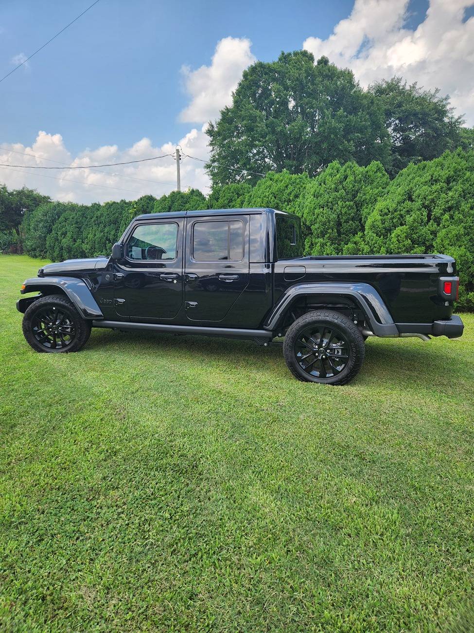 Jeep Gladiator New Gladiator Nighthawk 1000005970
