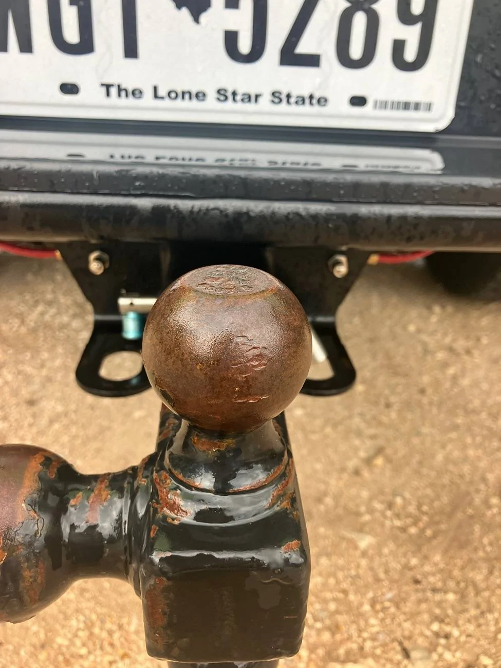 Jeep Gladiator Rear air bag fill fitting location? IMG_3933