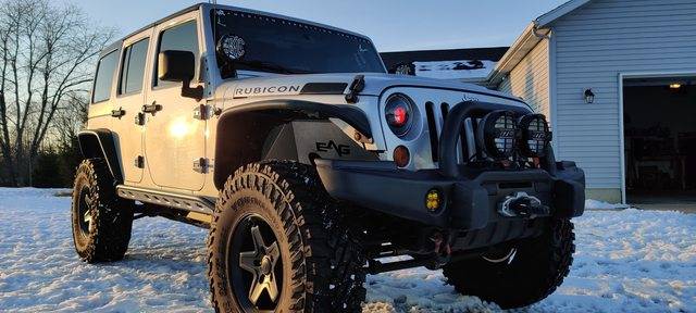 Jeep Gladiator Are "larger tires" really a fairly recent thing? pedv49il