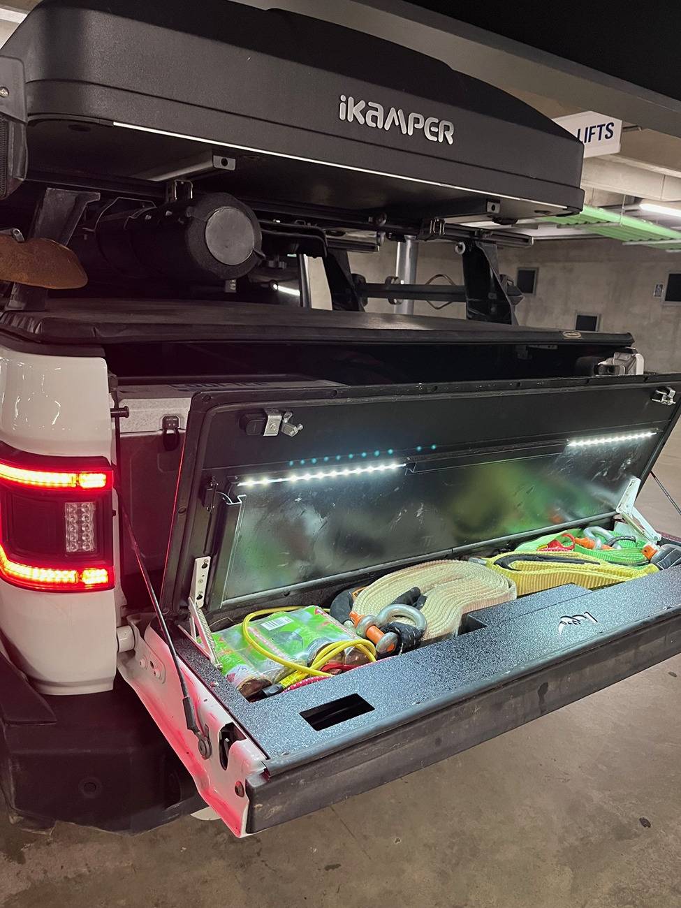 Jeep Gladiator Tailgate Storage thumbnail_IMG_0718