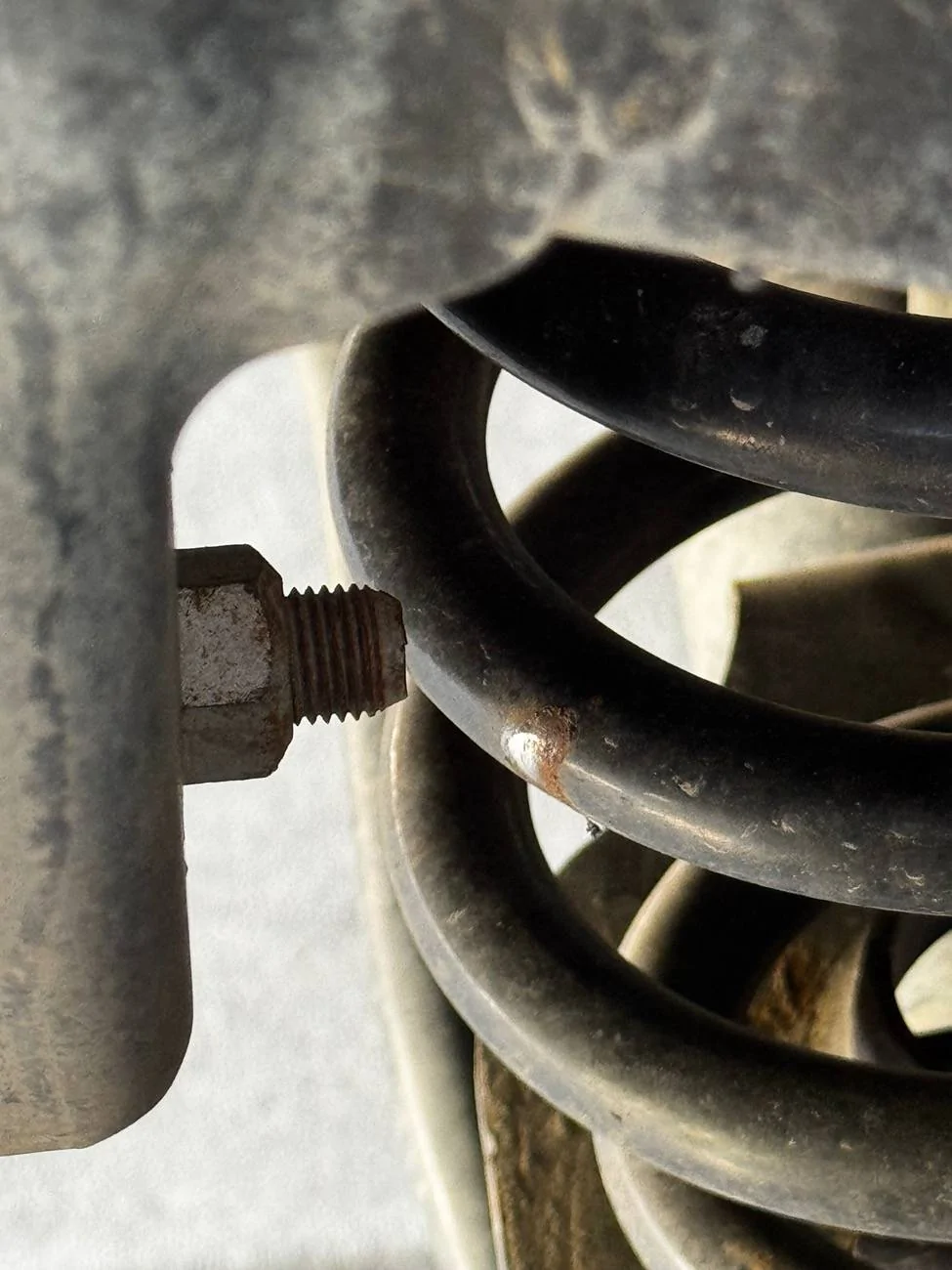 Jeep Gladiator Clayton 3.5” - rear coil rubbing on… bolt? IMG_8147