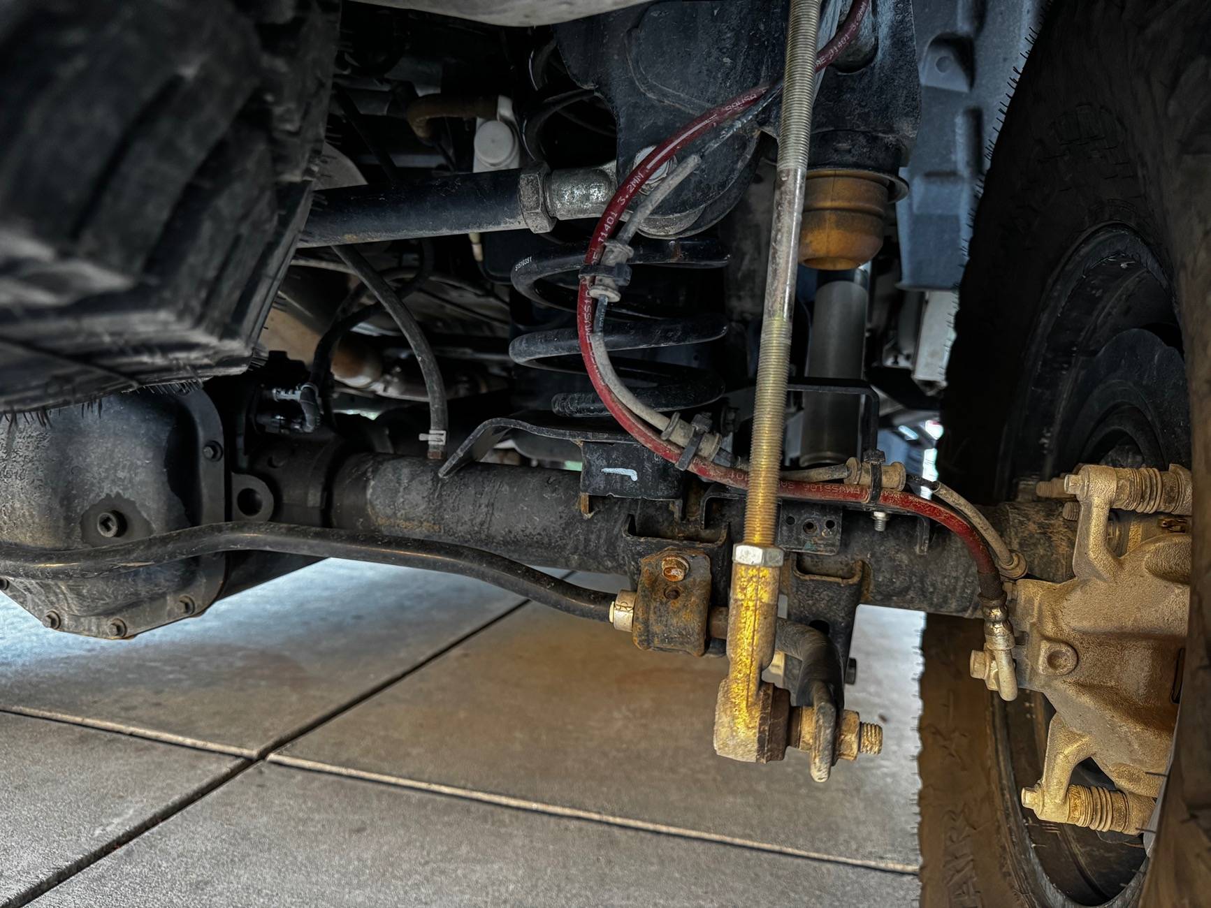 Jeep Gladiator Clayton 3.5” - rear coil rubbing on… bolt? IMG_8149