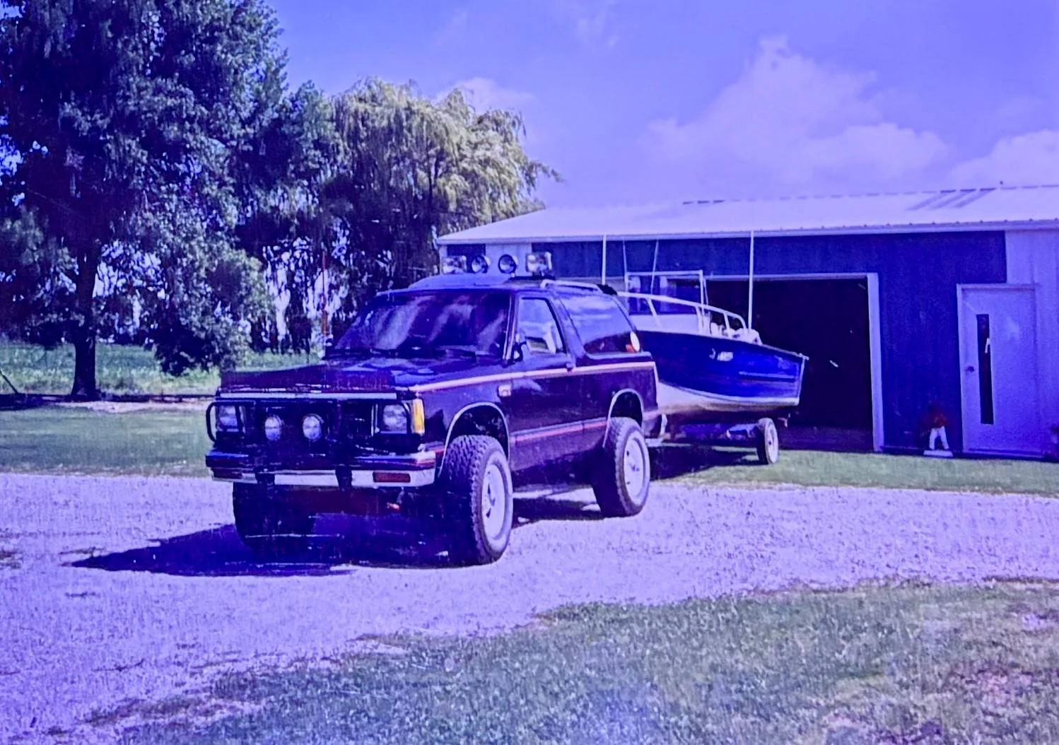 Jeep Gladiator Are "larger tires" really a fairly recent thing? 1987 s10 blazer