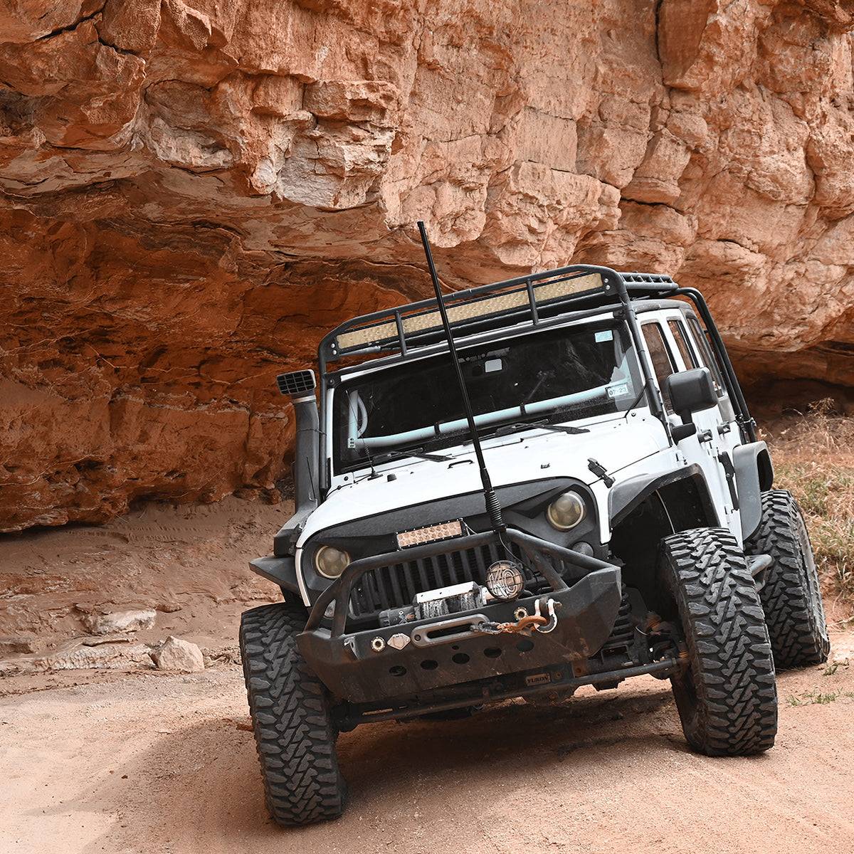 Jeep Gladiator Help with mounting a Highland™ Tall 6.6dB Gain Heavy-Duty Bull Bar Antenna MXAT04VPlifestyle