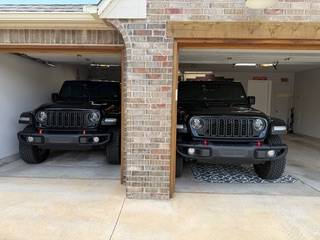 Jeep Gladiator What’s in Your Garage (Besides Your Cool Gladiator)? Let's Share!🚗🛠️ 4F6FF65E-6178-483A-B6D4-B392D278D71C_1_105_c