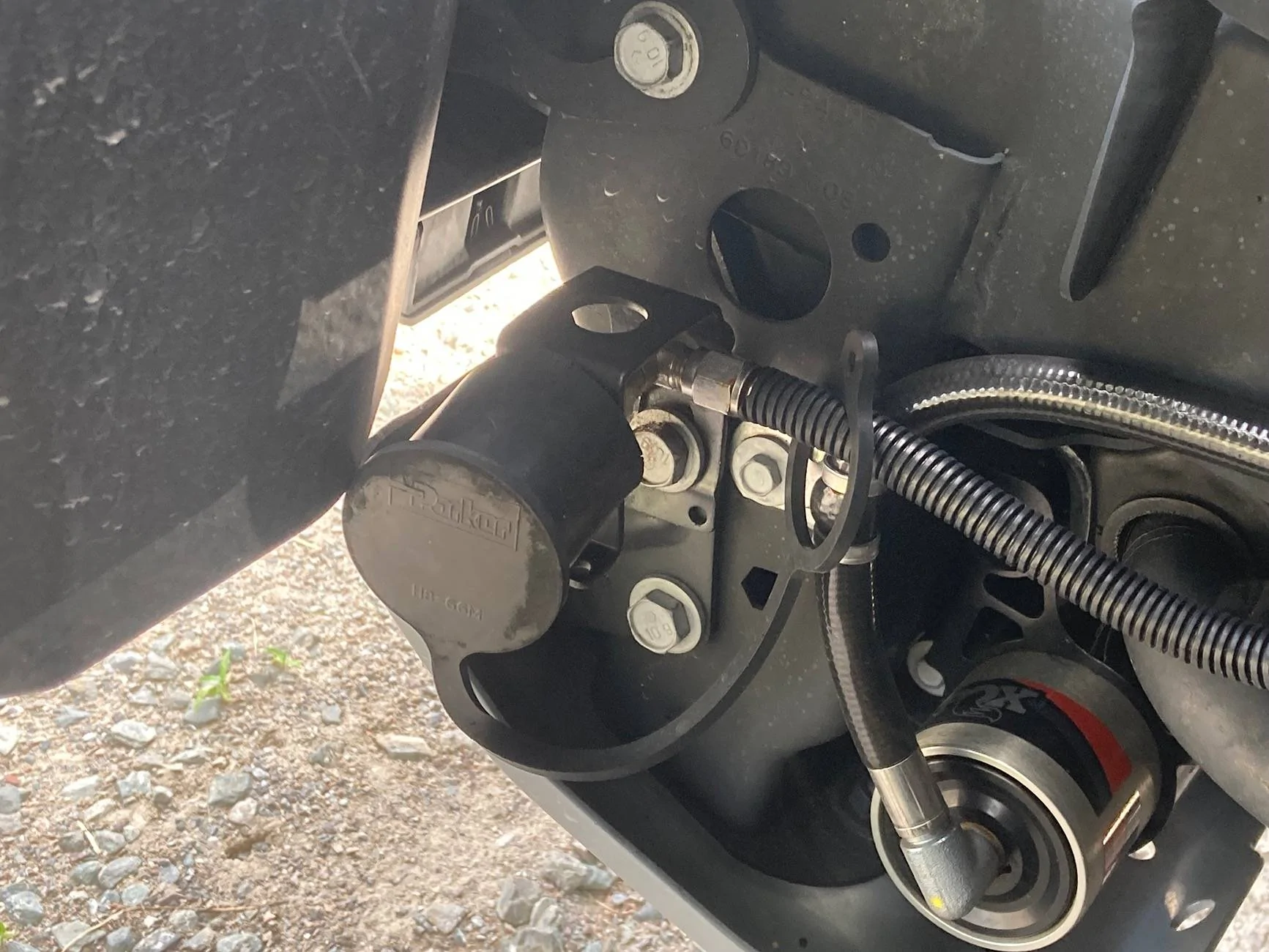 Jeep Gladiator Bedside integrated on-board air IMG_4619