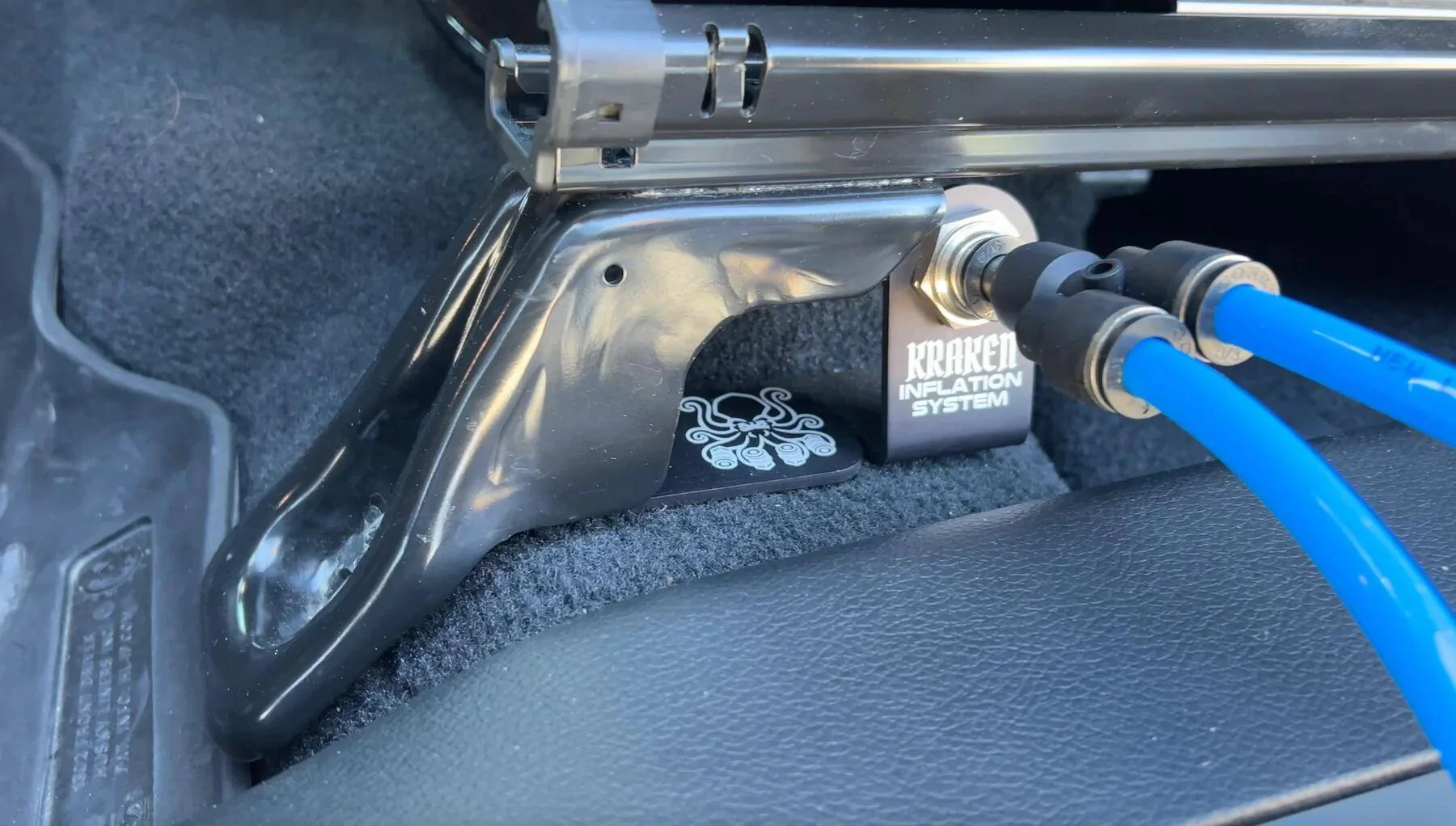 Jeep Gladiator Bedside integrated on-board air 1752856503573-s