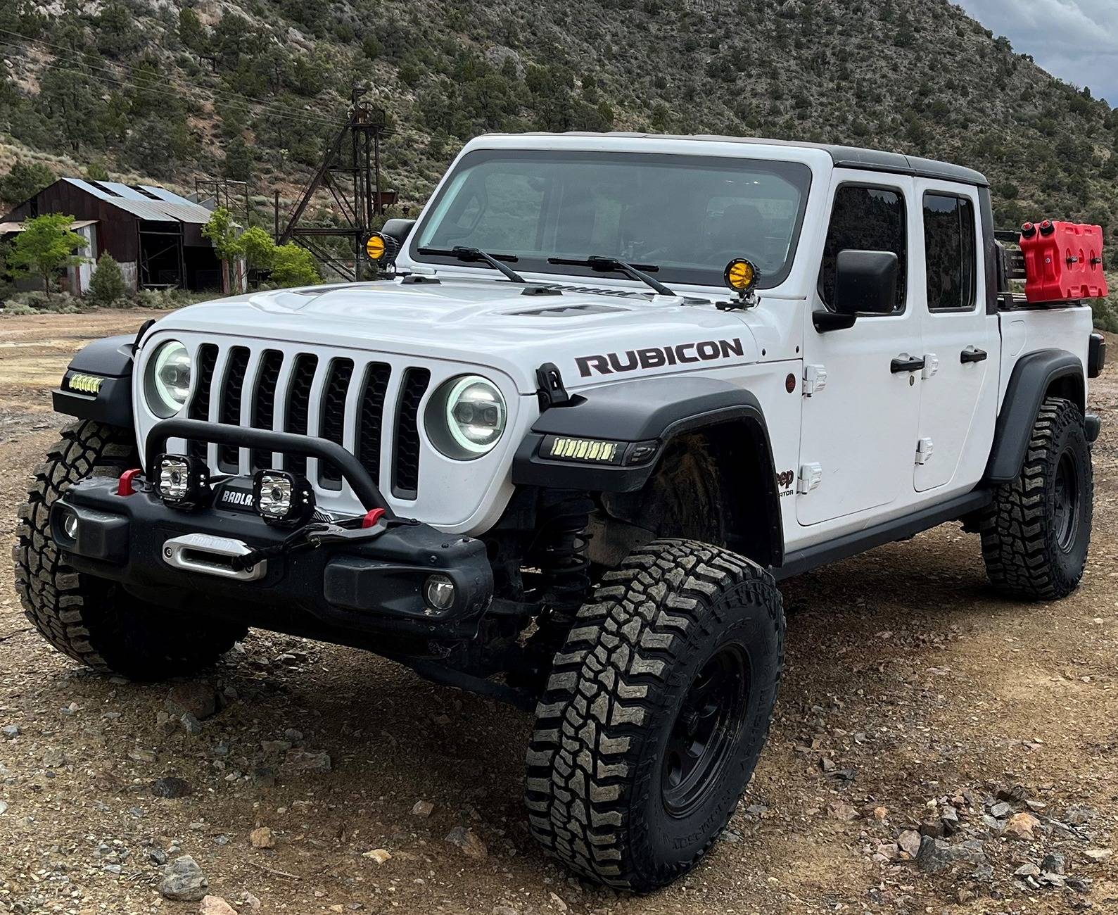 Jeep Gladiator How It Started vs. How It’s Towing/Hauling/Crawling Jeep Mines Flex (2)