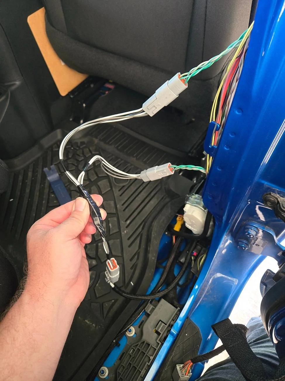 Jeep Gladiator Kicker 51HS10 Hideaway Sub Install (non-Alpine) 20250718_171507