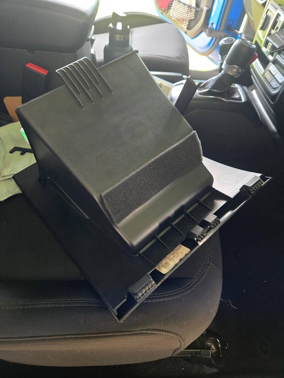 Jeep Gladiator Kicker 51HS10 Hideaway Sub Install (non-Alpine) 20250719_072836
