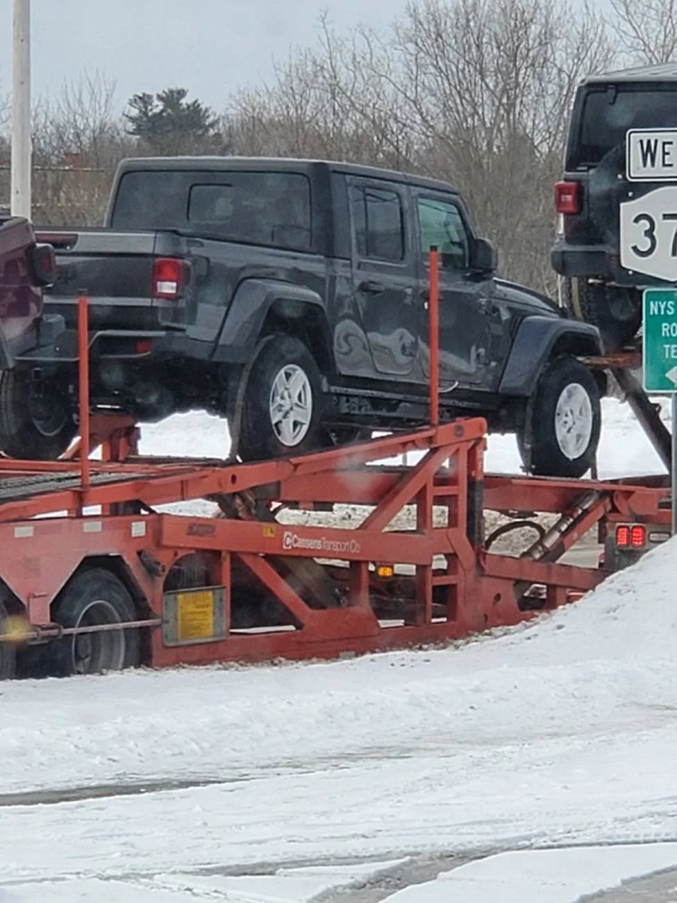 Jeep Gladiator How It Started vs. How It’s Towing/Hauling/Crawling Resized_20220304_111547