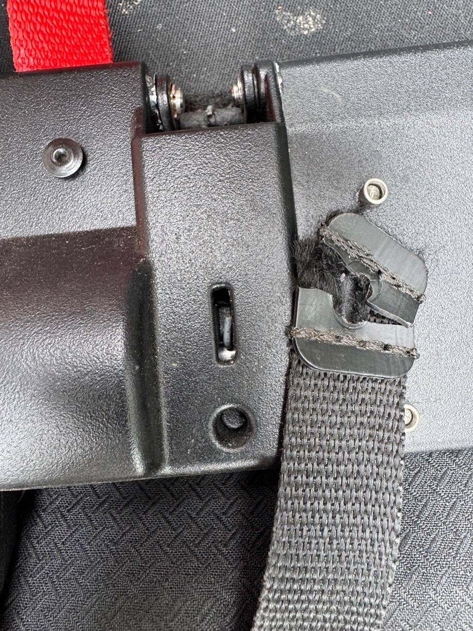 Jeep Gladiator Interior strap on soft cover fail IMG_0982