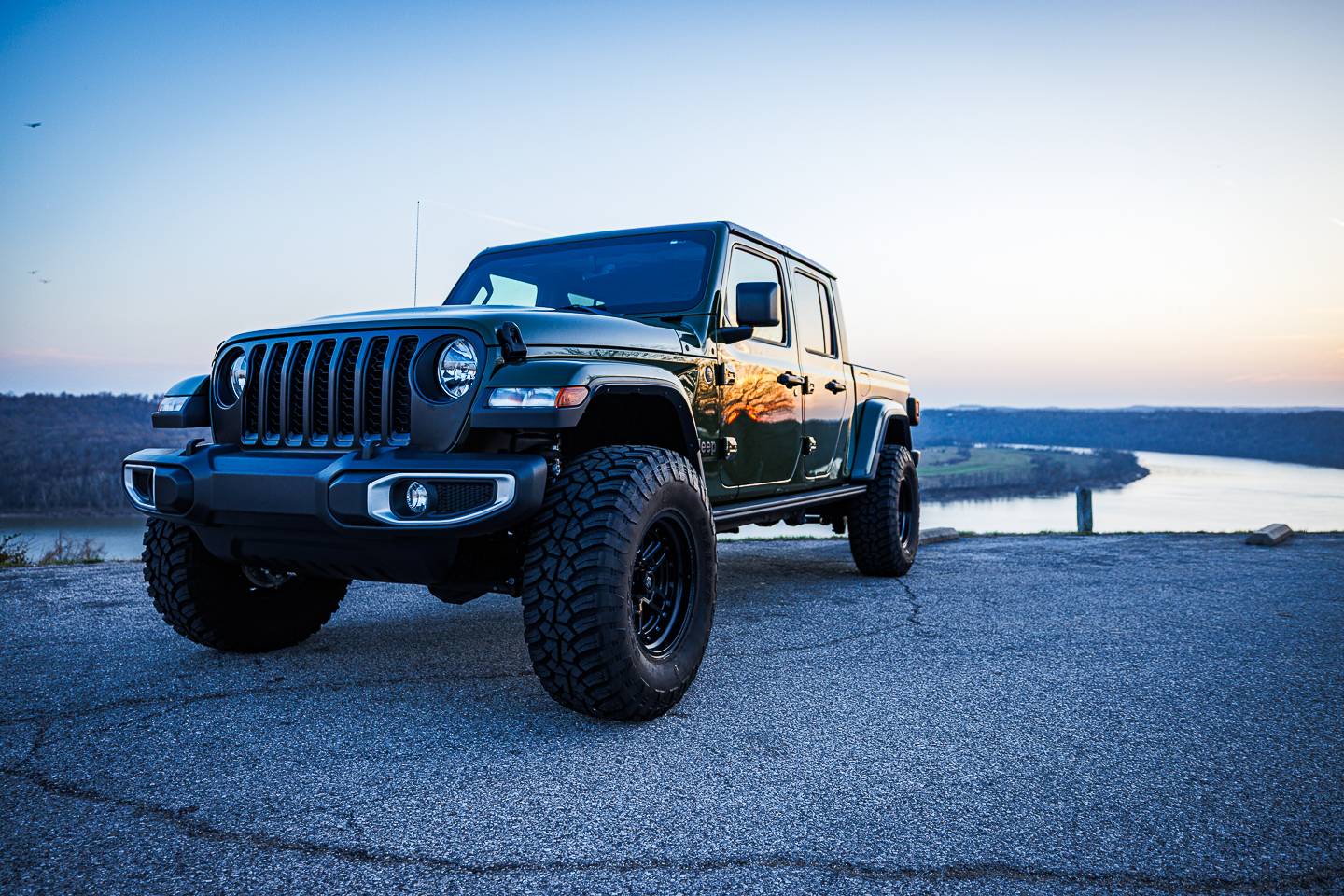 Jeep Gladiator 2023 Jeep Gladiator REDUCED Jeep-8