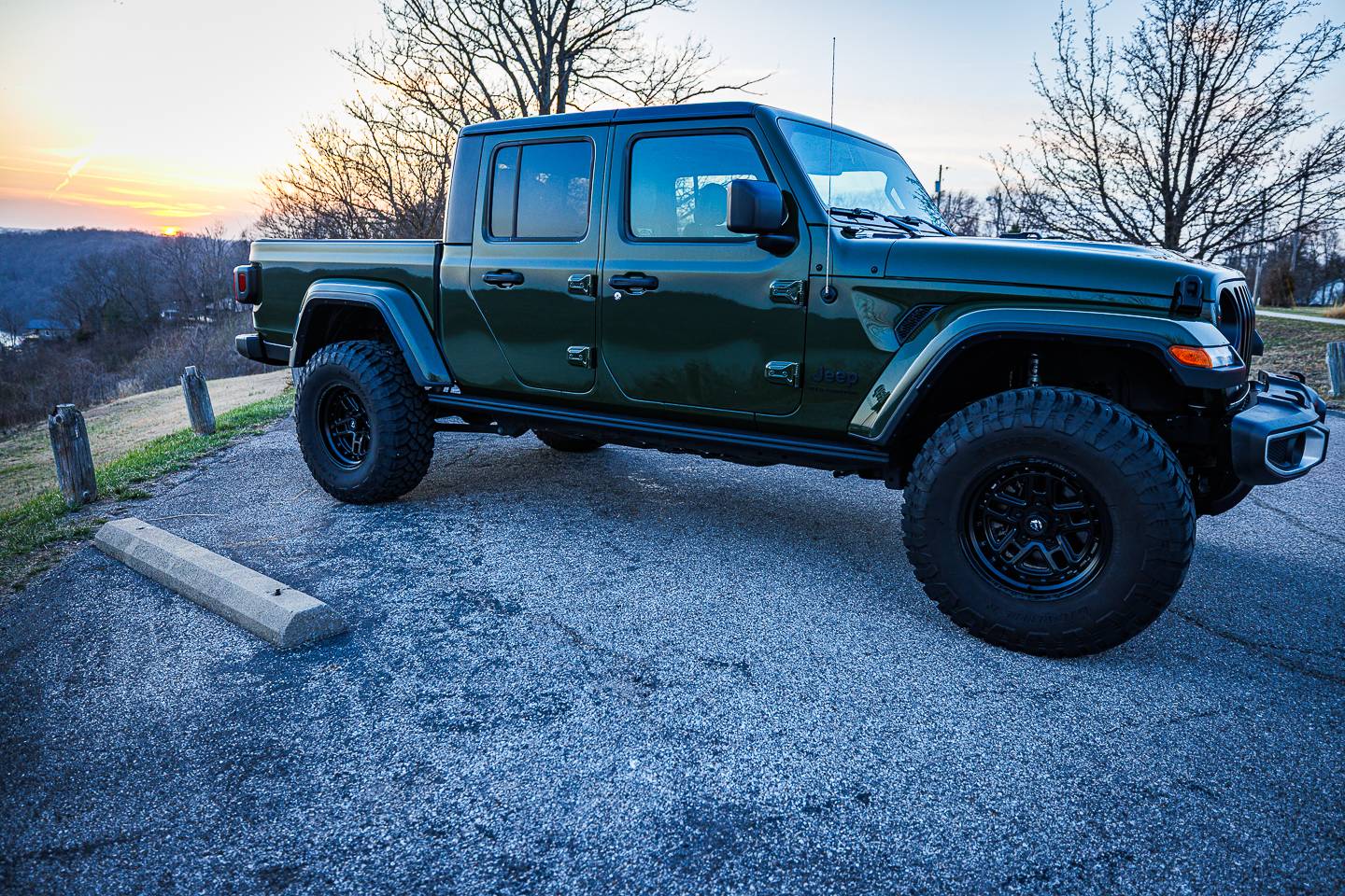 Jeep Gladiator 2023 Jeep Gladiator REDUCED Jeep-13