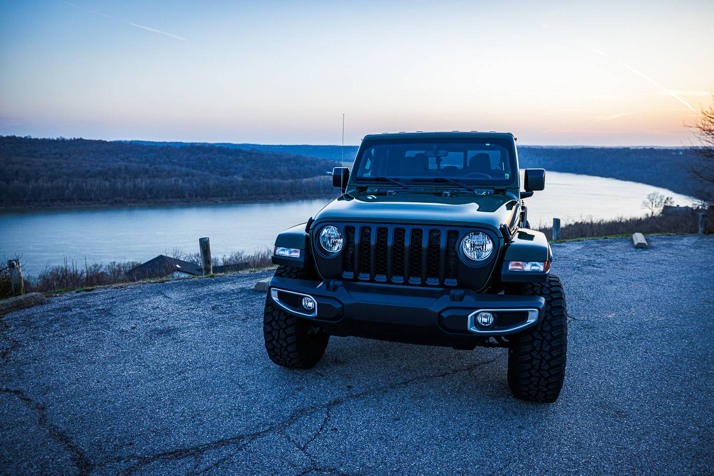 Jeep Gladiator 2023 Jeep Gladiator REDUCED Jeep-11