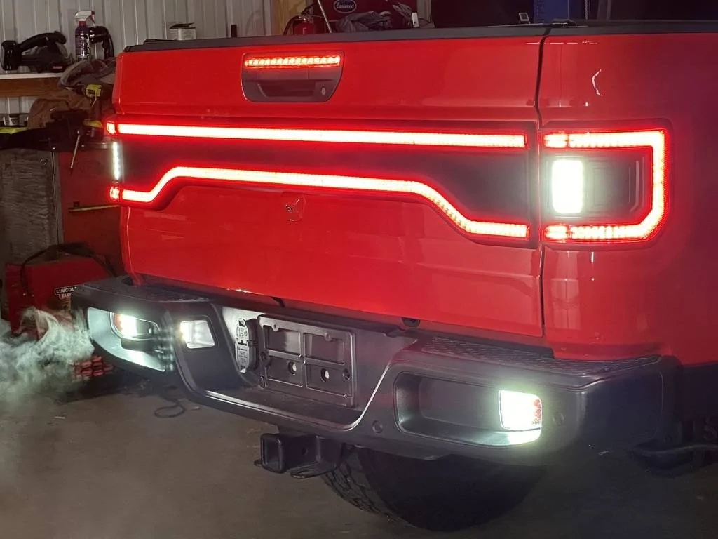 Jeep Gladiator Brightest taillights Oracle_Lights_Racetrack_installation_Flush_Mount_Taillights