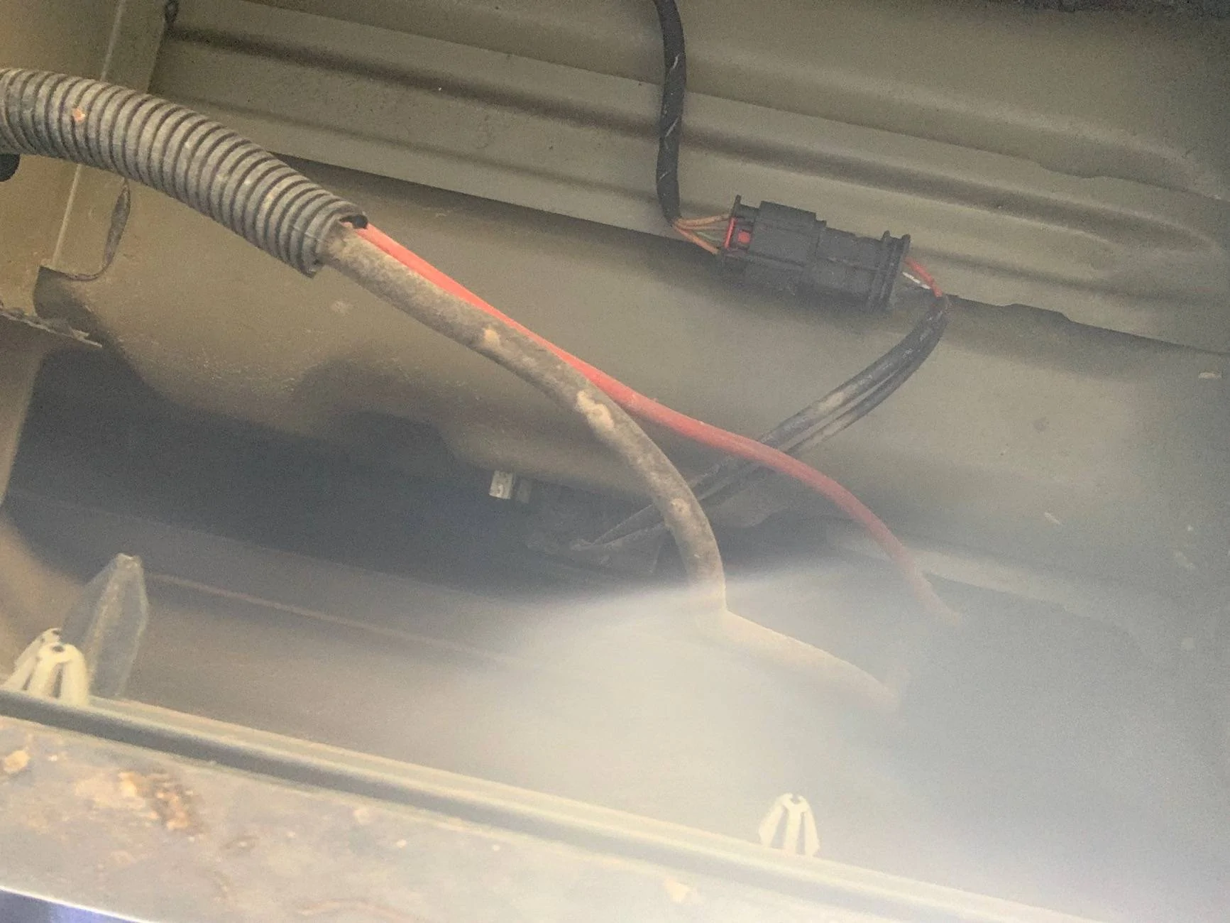 Jeep Gladiator ARB in Bed - wiring IMG_7688