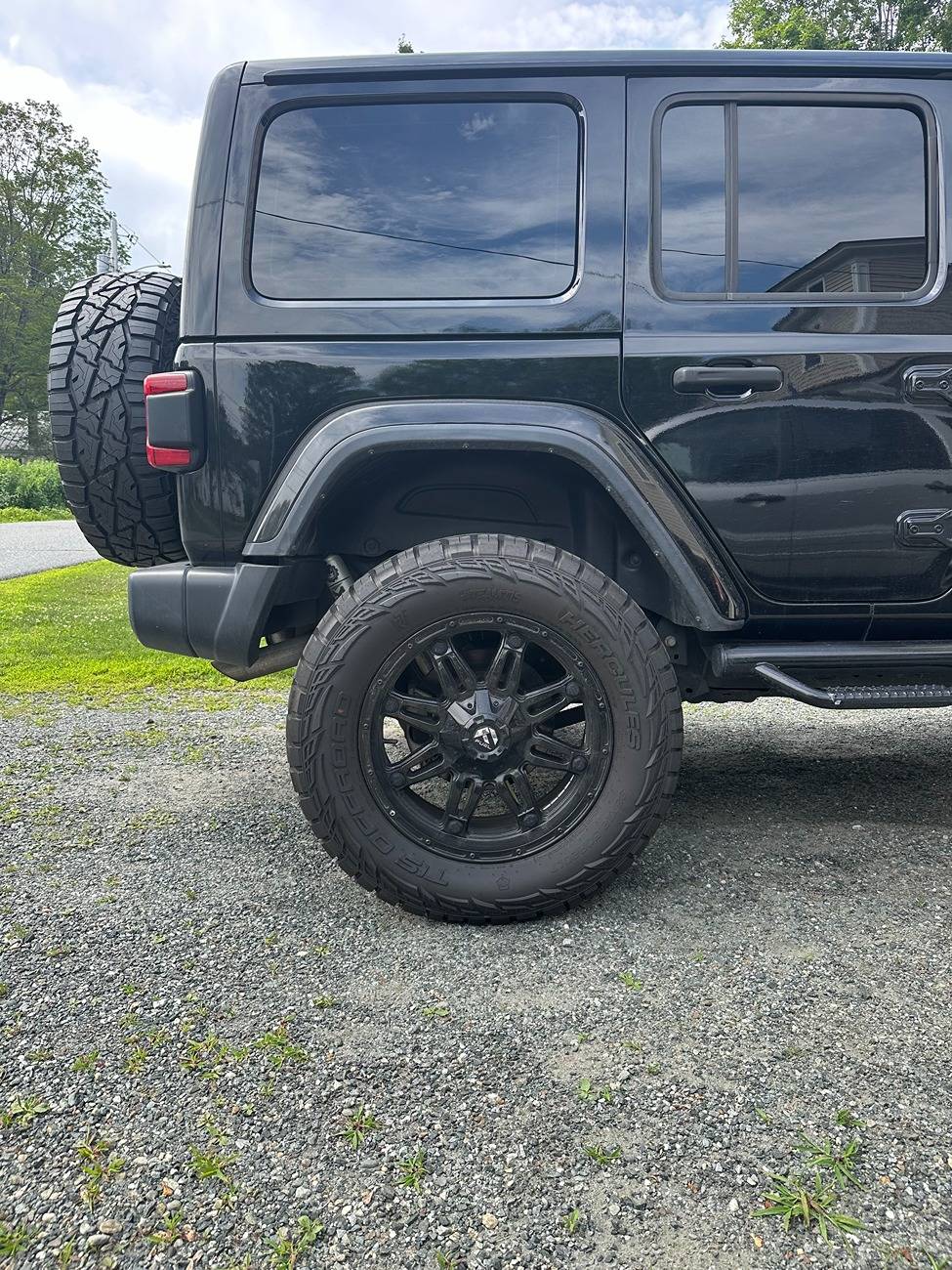 Jeep Gladiator 35" Tires w / 20"x9" Fuel Rims - x5 - Rims/Tire Package IMG_4579