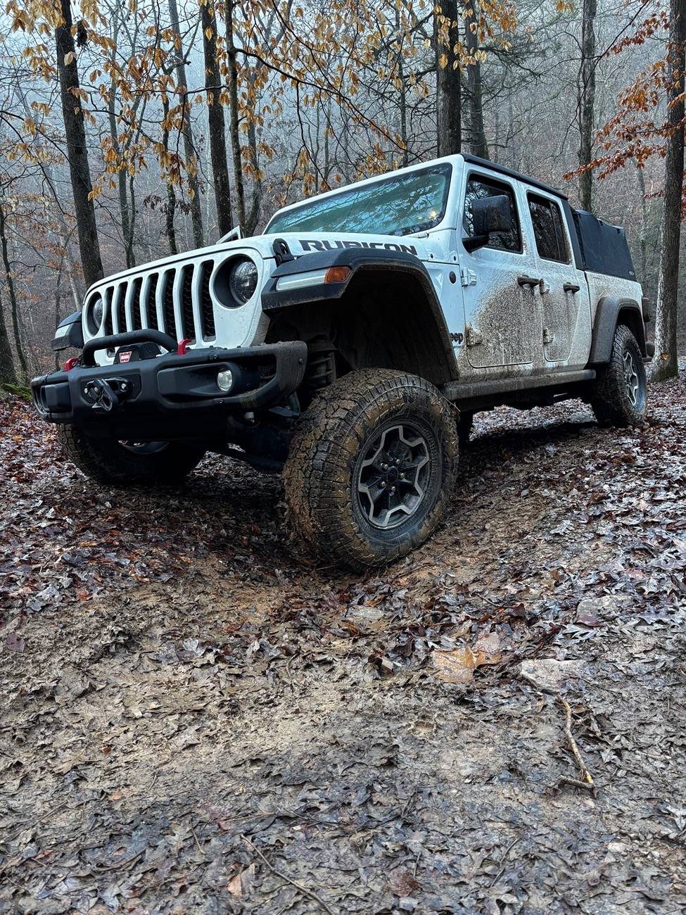 Jeep Gladiator AEV Borah vs Salta XR IMG_1797