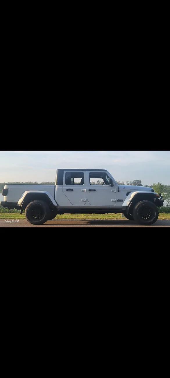 Jeep Gladiator Mopar 2" front coil photos - stock wheels/tires - 285 70 17 - 35 x 11.5 17 BFG 285 70 17 E