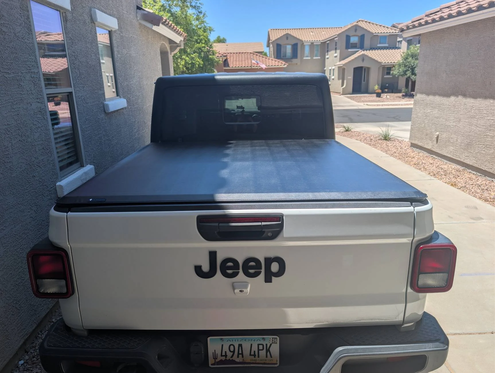 Jeep Gladiator Anyone have recommendations on a decent quality water-resistant bed cover/tonneau? PXL_20250726_185601588.RAW-01.COVER