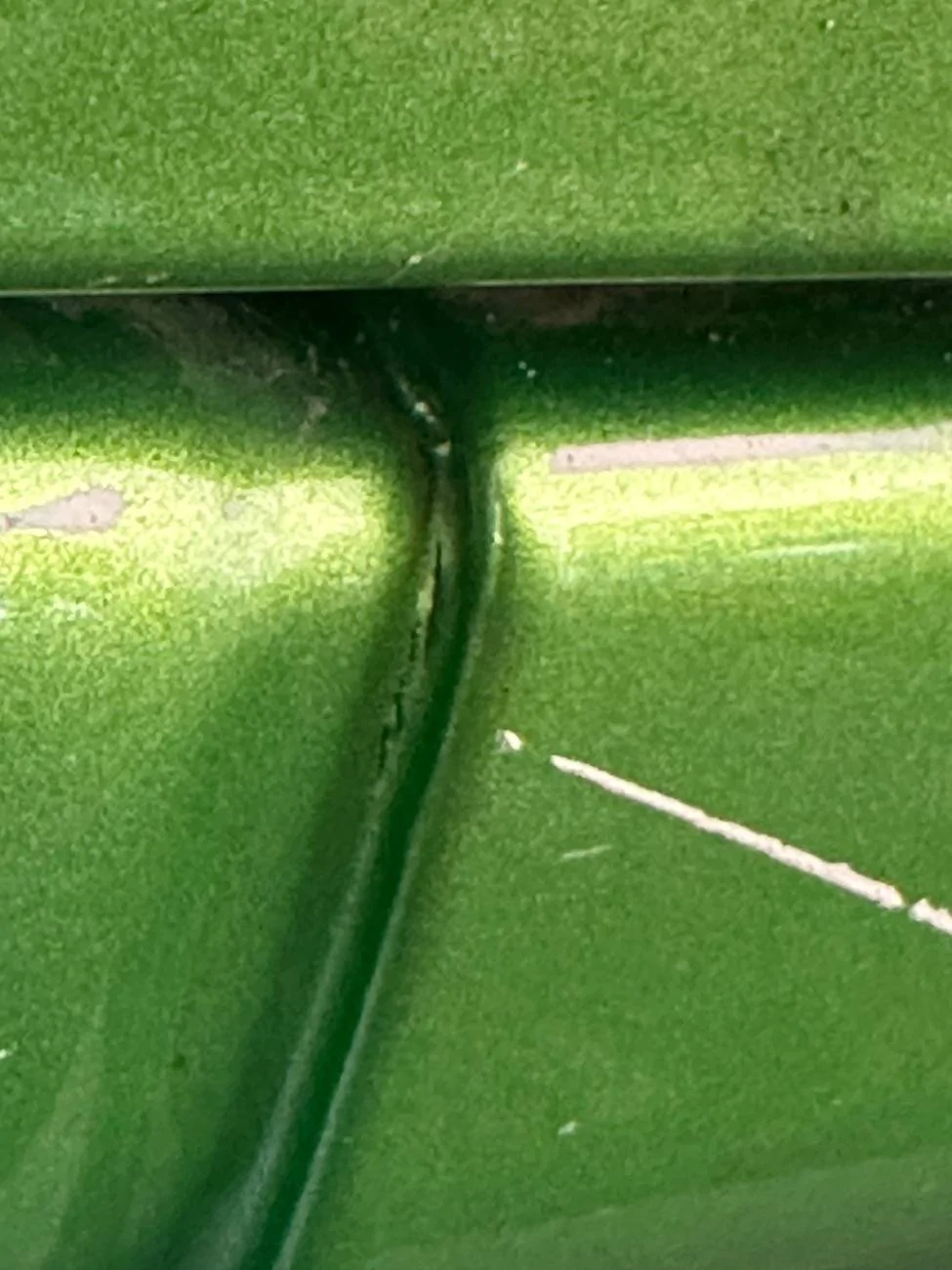 Jeep Gladiator Normal paint crack area? IMG_4993