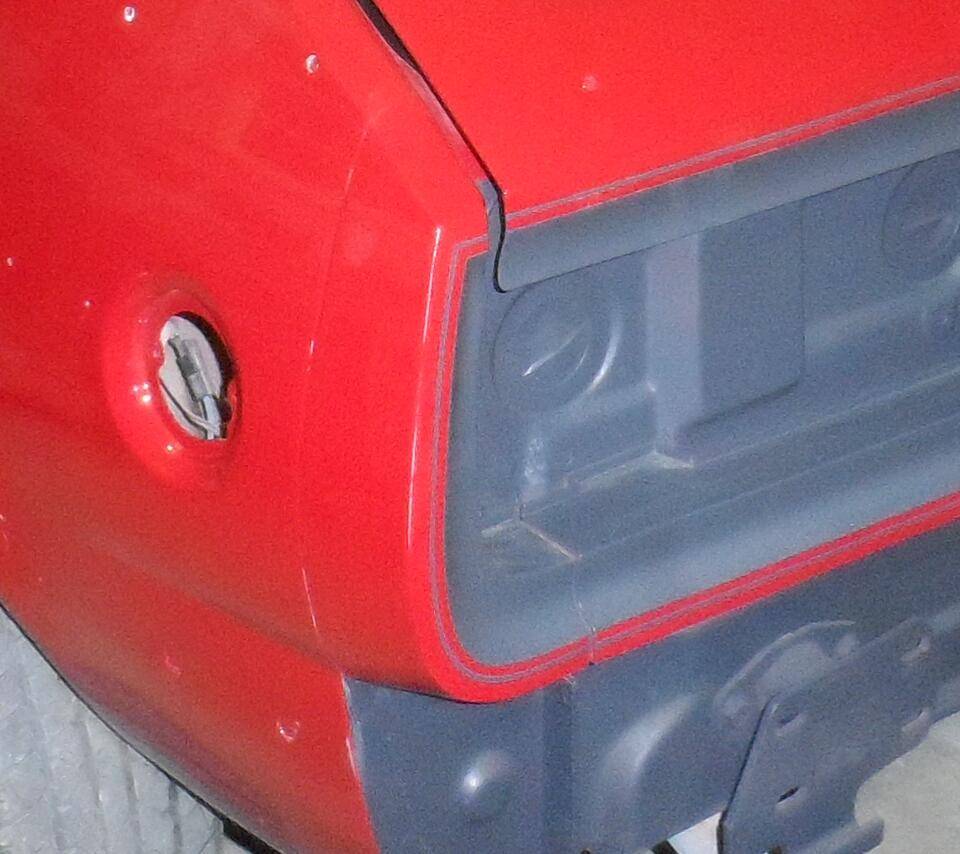 Jeep Gladiator Normal paint crack area? 1753650892528-9d