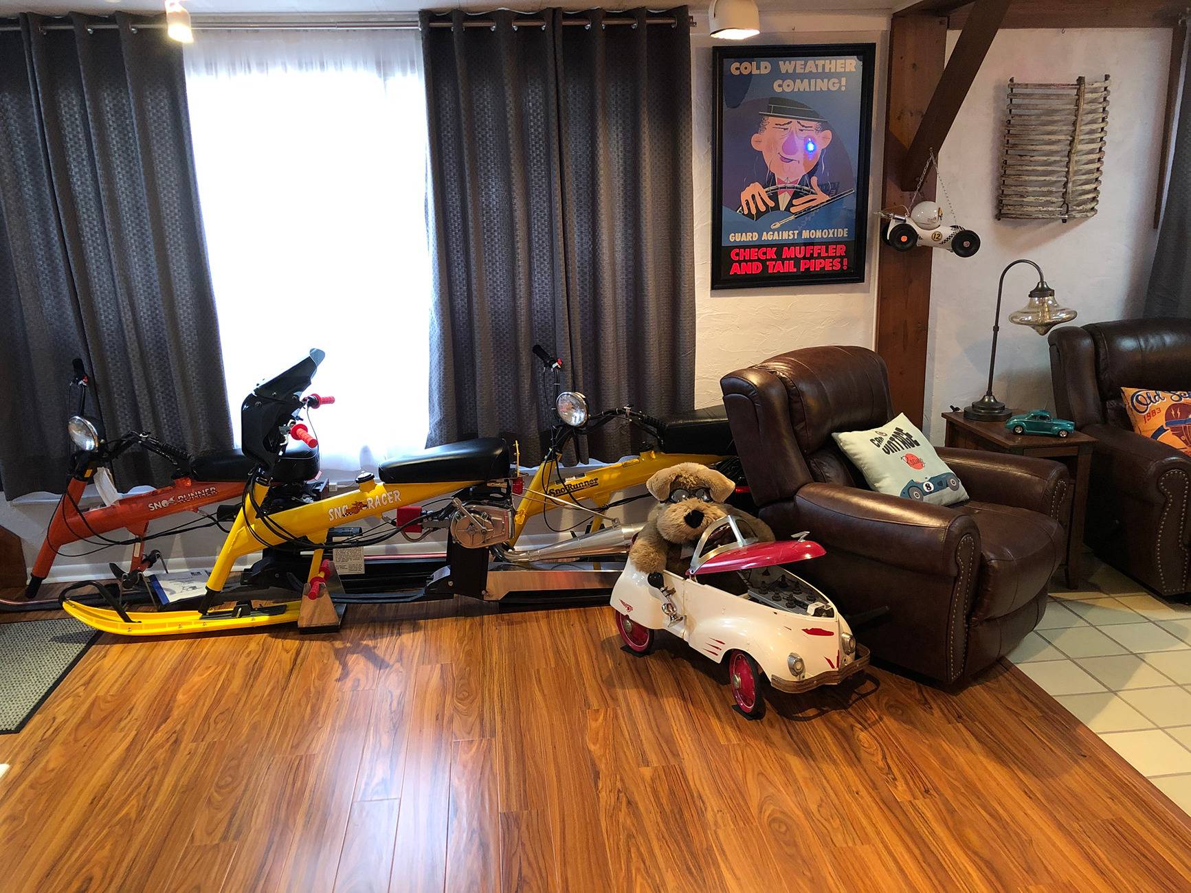 Jeep Gladiator What’s in Your Garage (Besides Your Cool Gladiator)? Let's Share!🚗🛠️ e