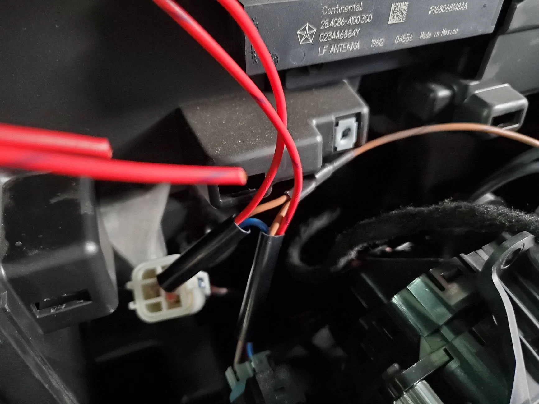 Jeep Gladiator 12V outlet/Cigarette lighter WIRING question 20250729_142940