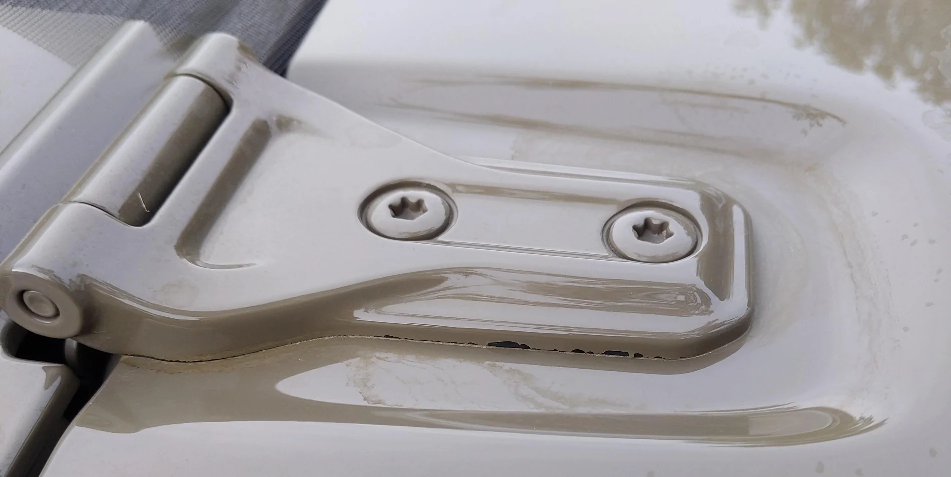 Jeep Gladiator Corrosion starting jt hood hinge flaking