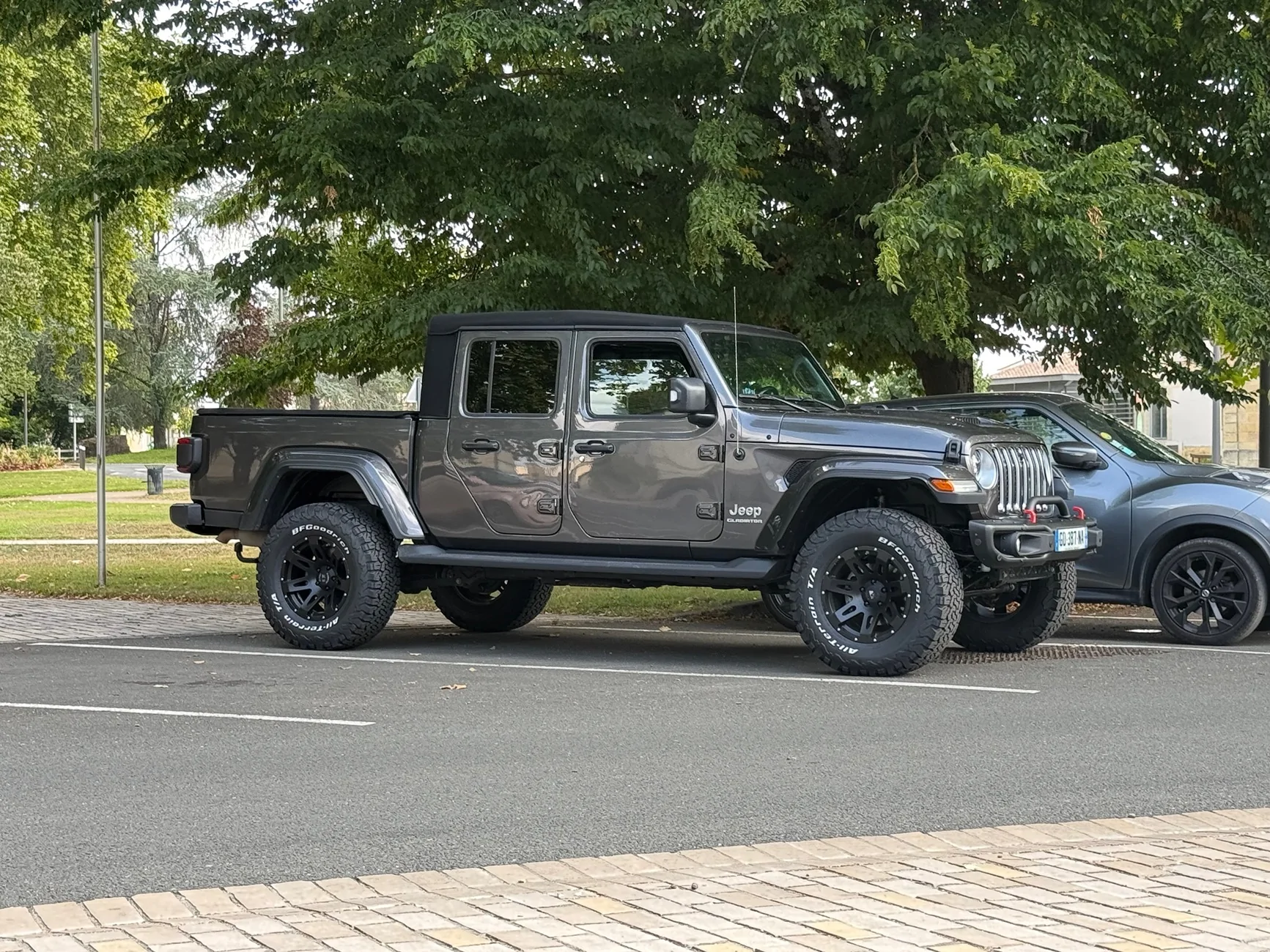 Jeep Gladiator HELP ME DECIDE - 35" vs 285/75/17 IMG_8830