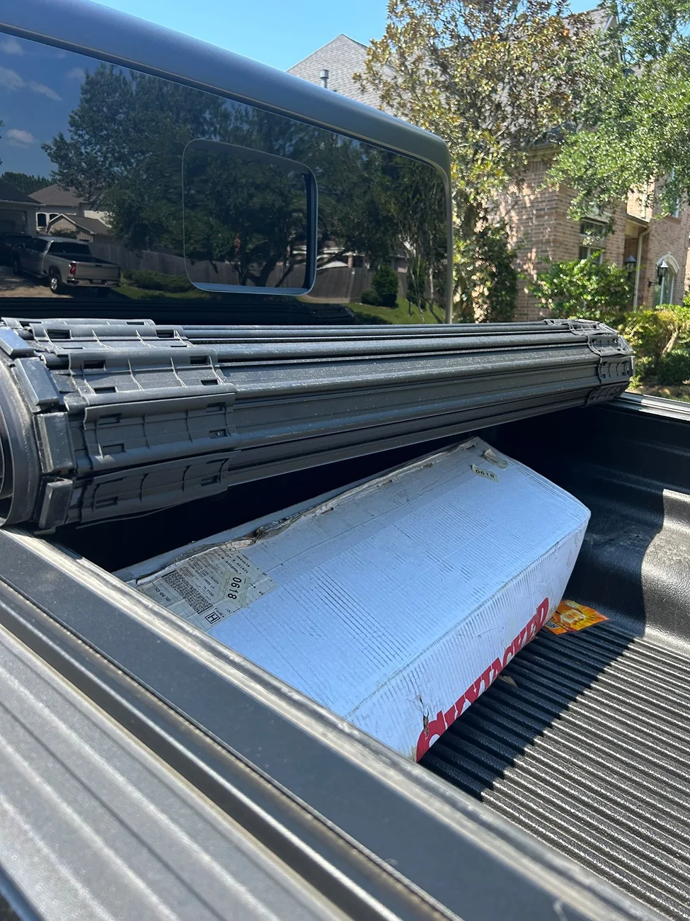 Jeep Gladiator Bestop Sunrider and X4S bed cover IMG_8803