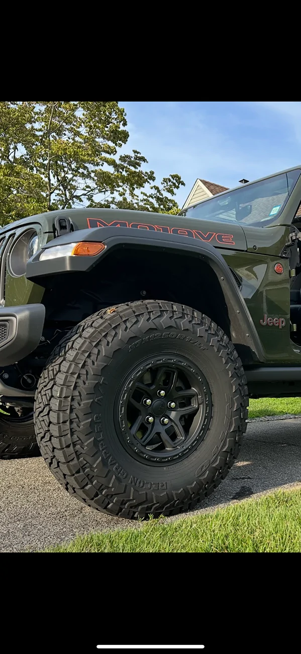 Jeep Gladiator (4) AEV Borah Wheels with 37x12.5x17 Nitto Recon Grapplers IMG_6656
