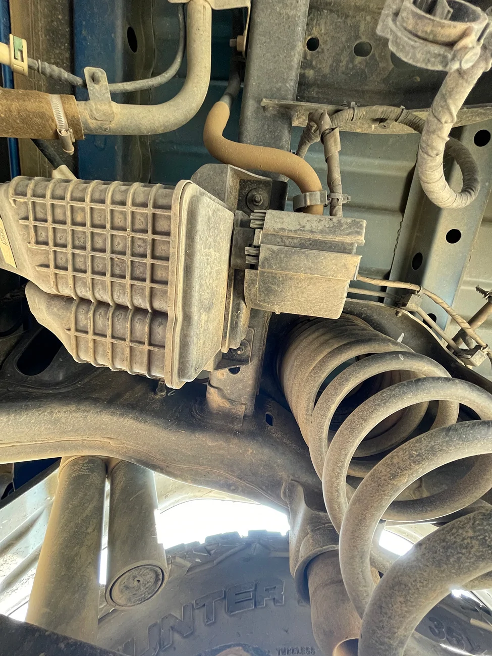 Jeep Gladiator (Please help) How the **** does this plastic cover go back on??! IMG_1438