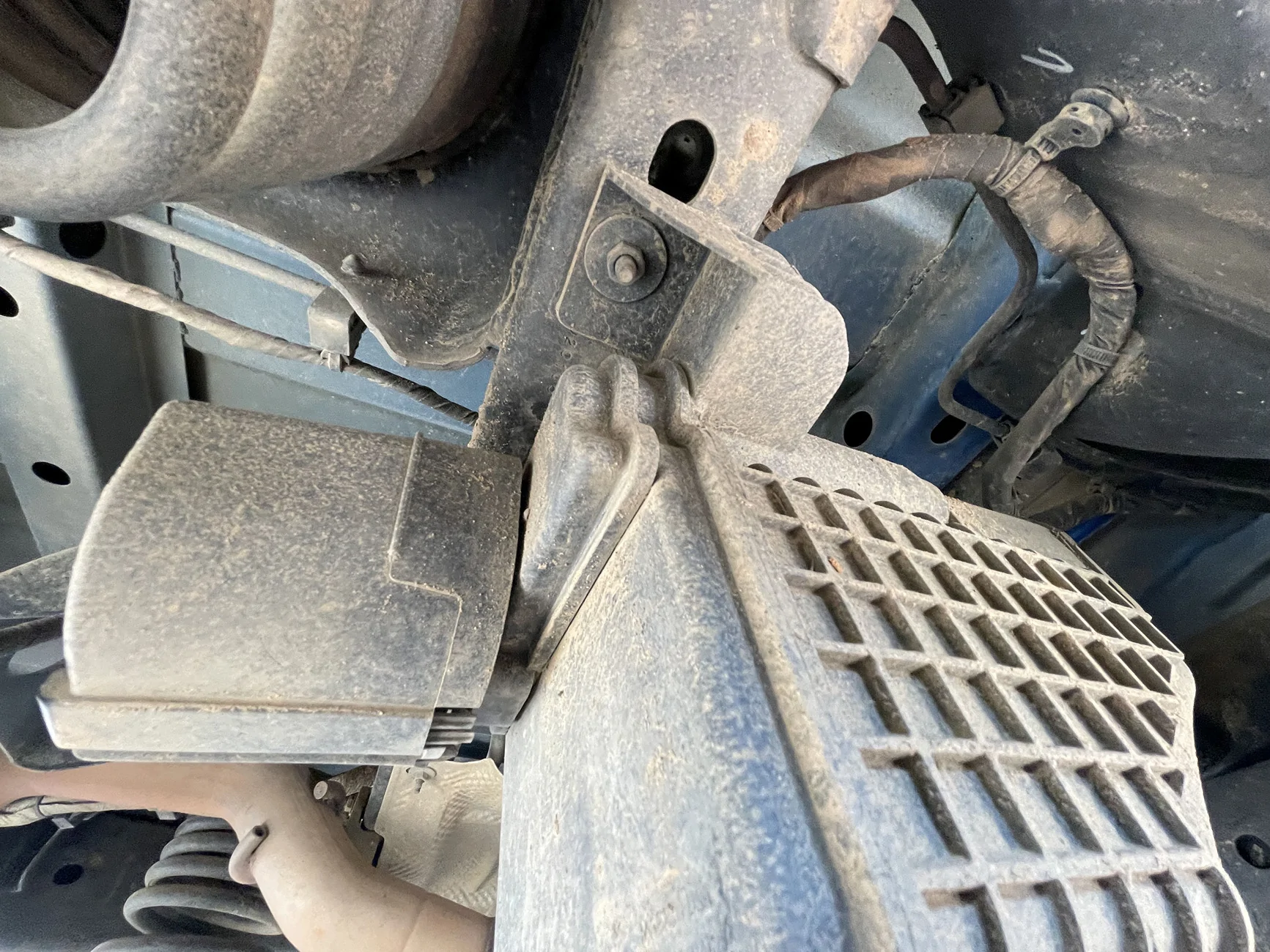 Jeep Gladiator (Please help) How the **** does this plastic cover go back on??! IMG_1444