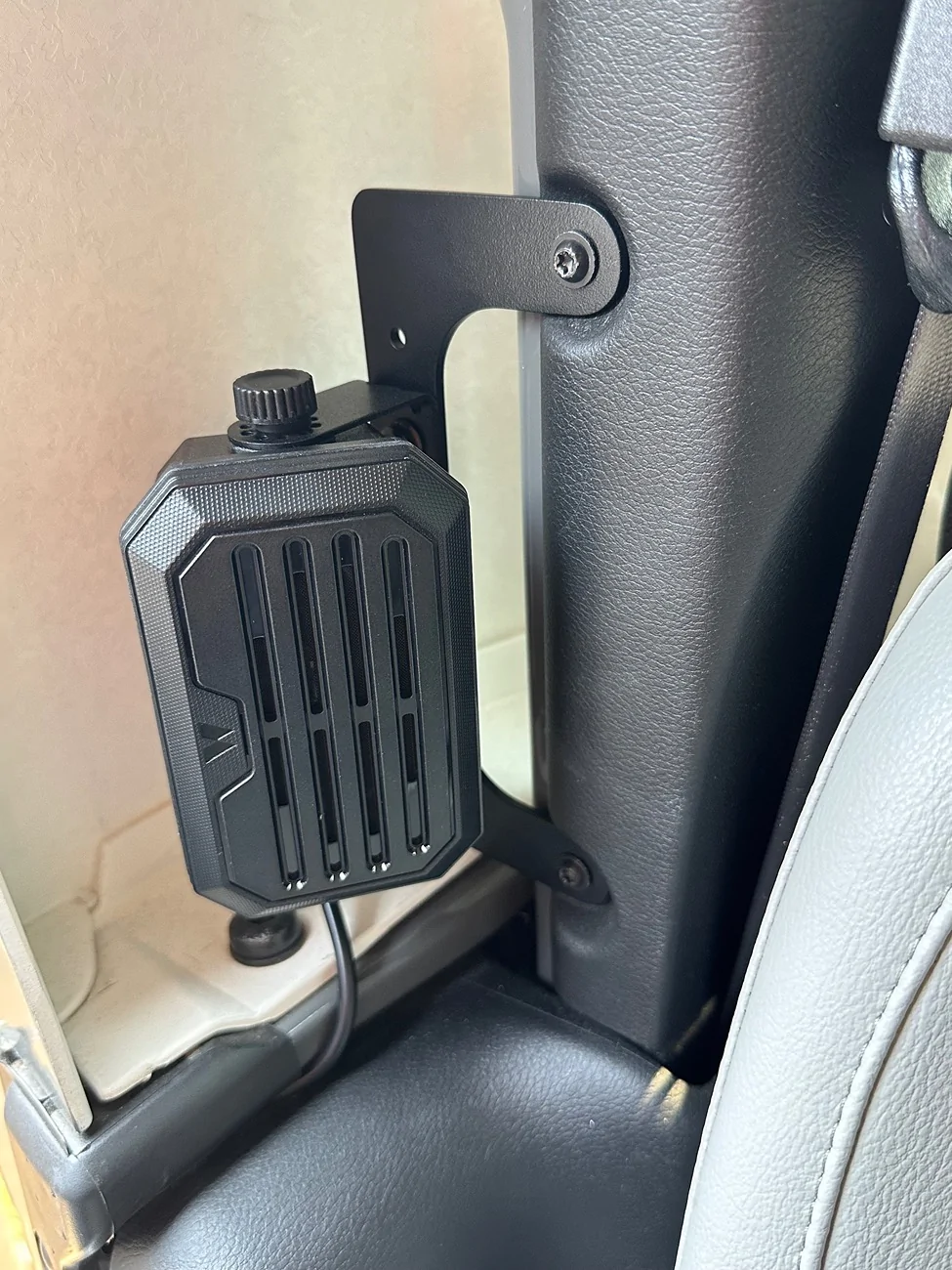 Jeep Gladiator C pillar GMRS external speaker mounting bracket IMG_4934