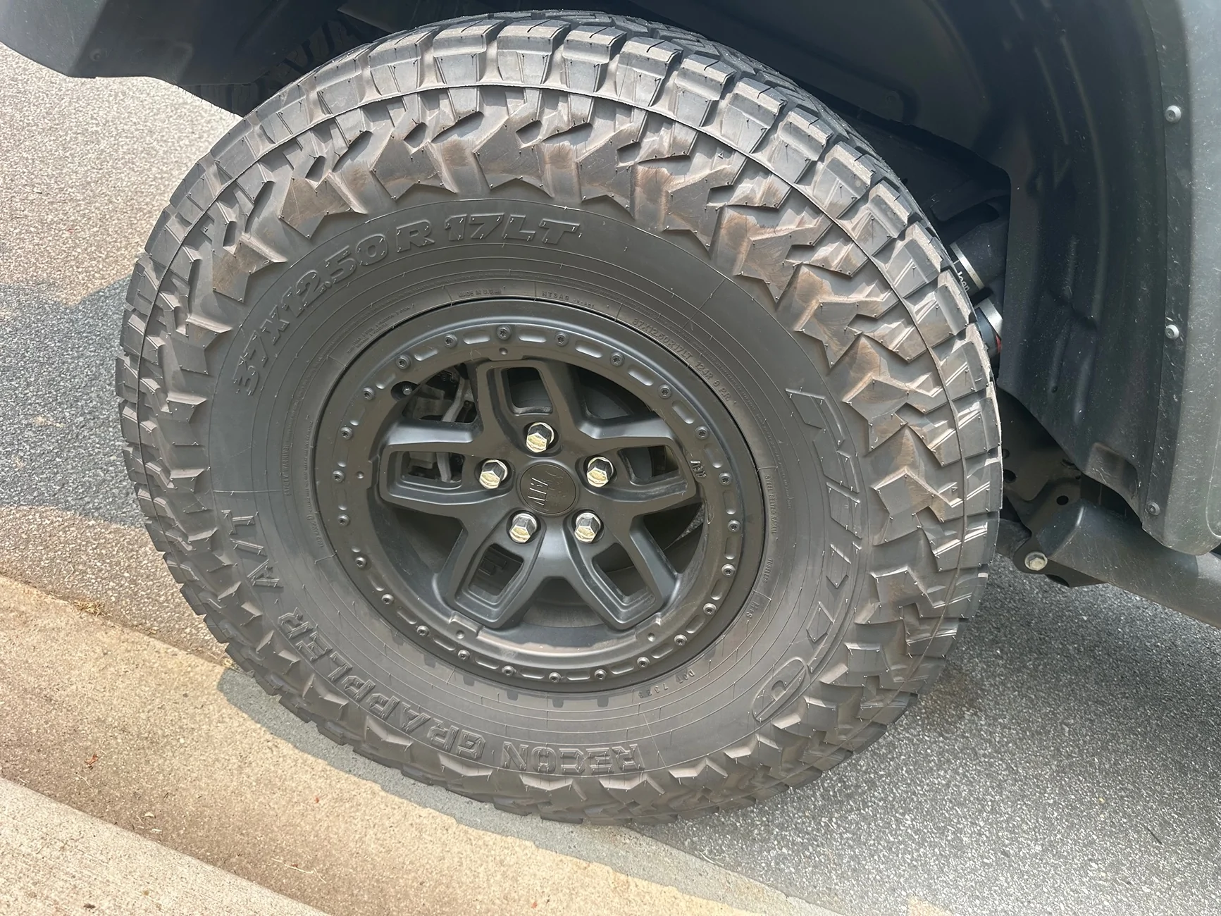 Jeep Gladiator (4) AEV Borah Wheels with 37x12.5x17 Nitto Recon Grapplers IMG_6674